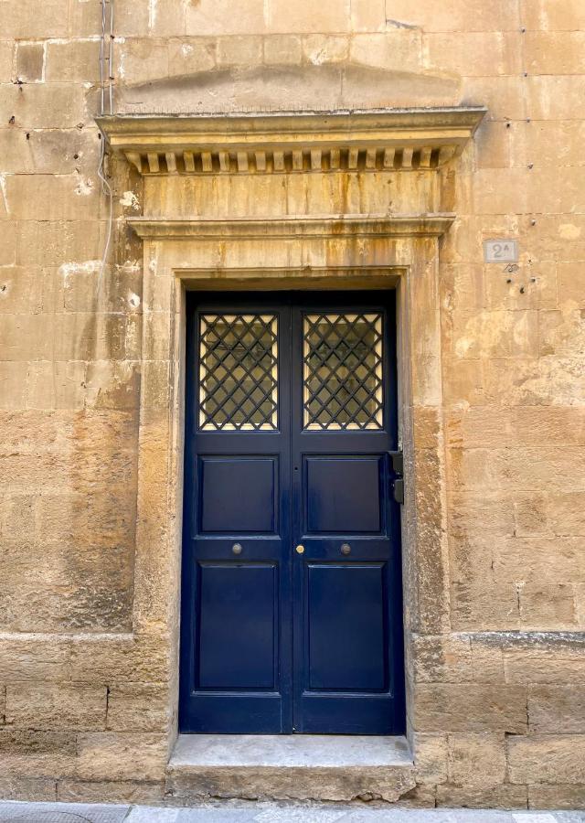 4 Balconi Rooms- Dimora Arditi B&B Lecce Bagian luar foto