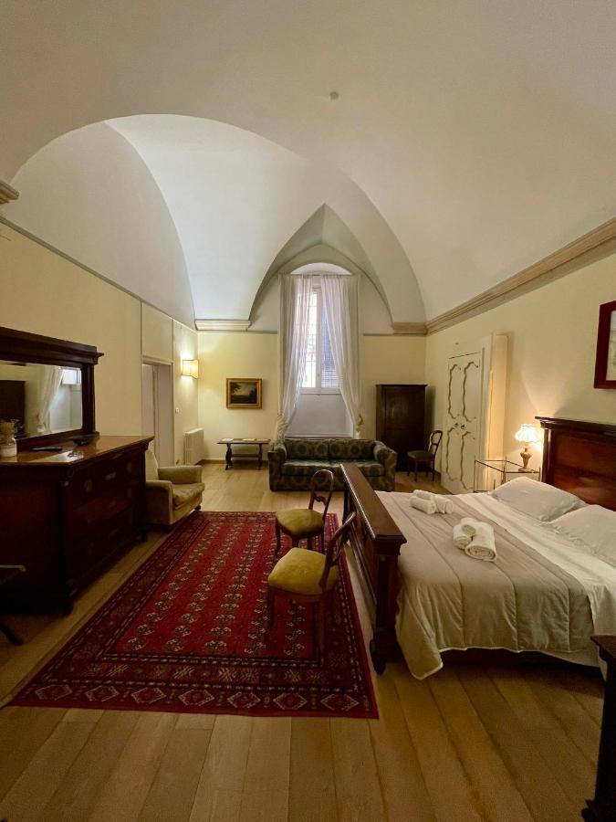 4 Balconi Rooms- Dimora Arditi B&B Lecce Bagian luar foto