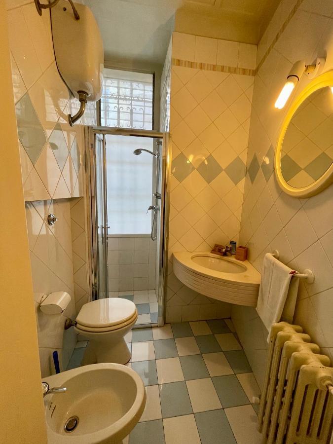 4 Balconi Rooms- Dimora Arditi B&B Lecce Bagian luar foto