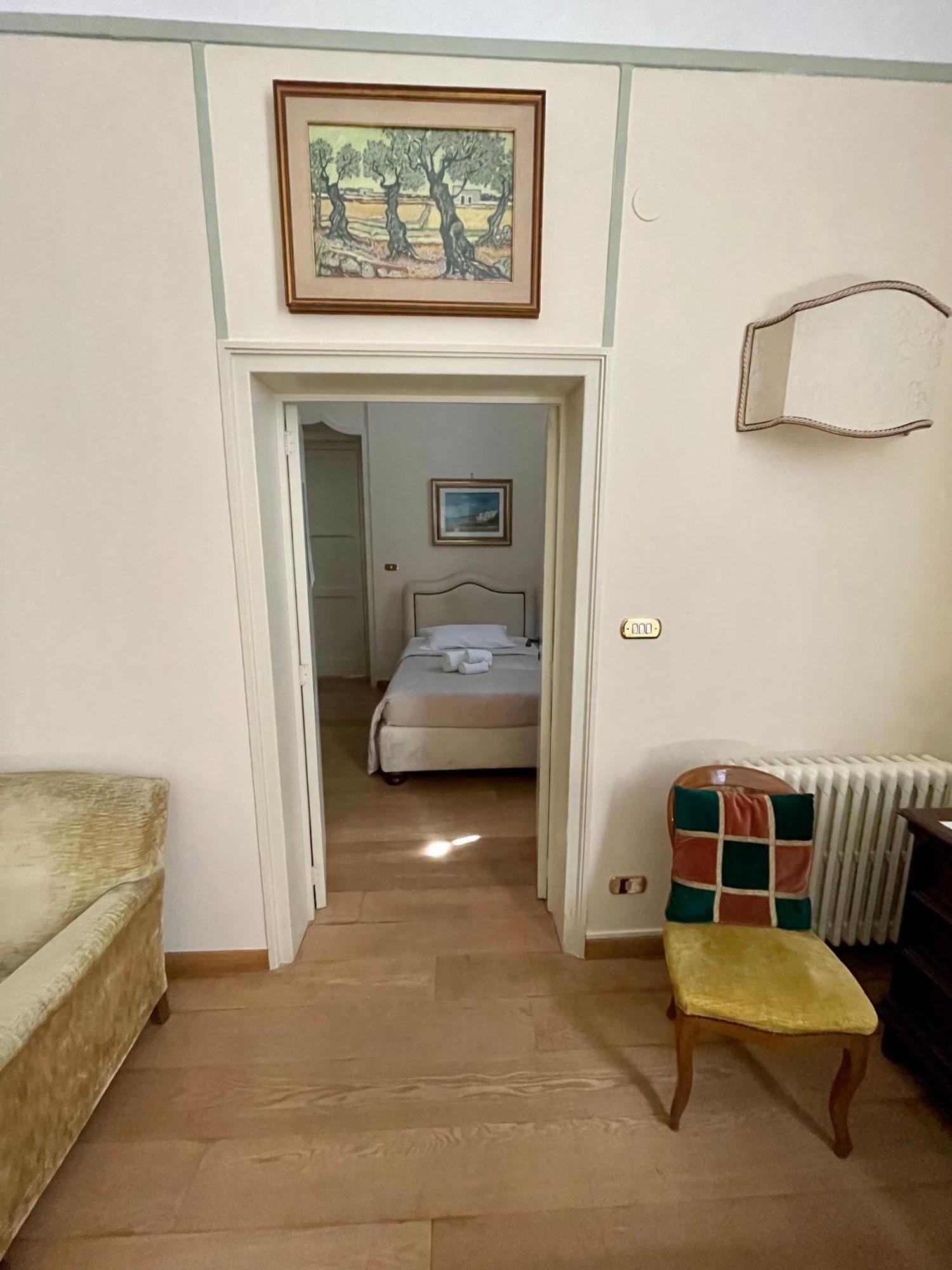 4 Balconi Rooms- Dimora Arditi B&B Lecce Bagian luar foto
