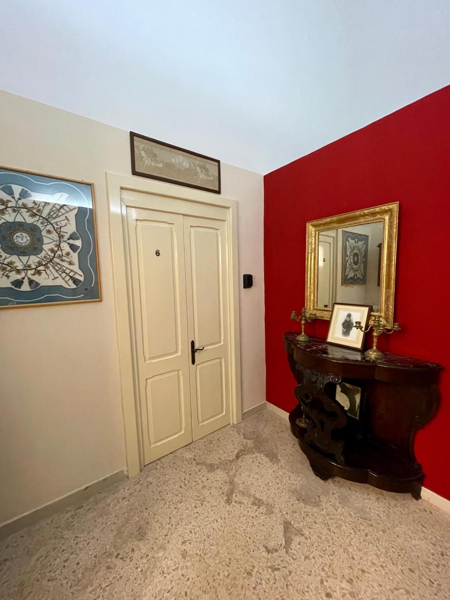 4 Balconi Rooms- Dimora Arditi B&B Lecce Bagian luar foto